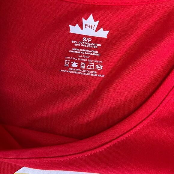 NWOT Canada Red Graphic Print Short Sleeve Casual Tee Shirt Top S - Picture 7 of 7